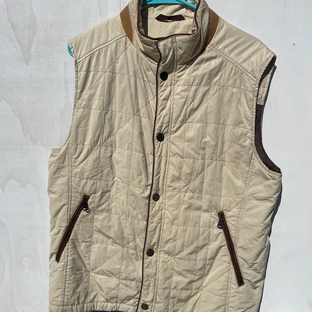 Tommy Bahama Vintage Beige Quilted Vest with Dark Brown Suede Accents SZ M.